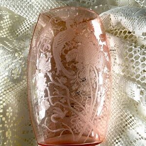 Paden City Peacock & Wild rose depression glass vase. 1925. Hand pressed,etched.